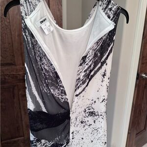 DKNY Black and White Sheath Cocktail Dress
*photos do zero justice* NEW